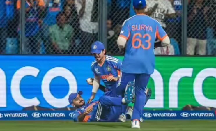 Axar Patel’s Stunning Fielding Efforts Help India Edge England in T20 World Cup Semifinal